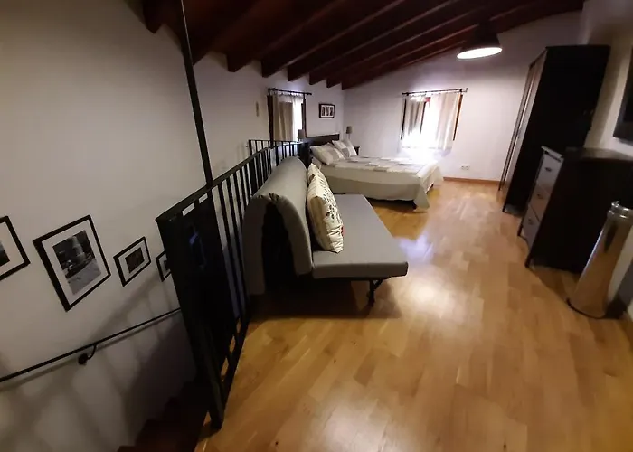 Lobetania * Moscardón